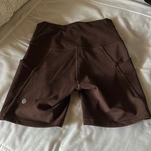 Lululemon Wunder Train 6” w/ pockets